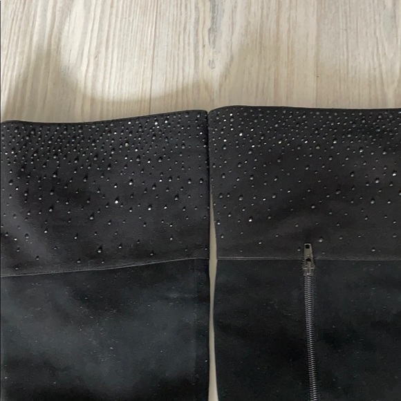 Thigh hi boots. 4” heel; 24”L; 8”W - Picture 2 of 6